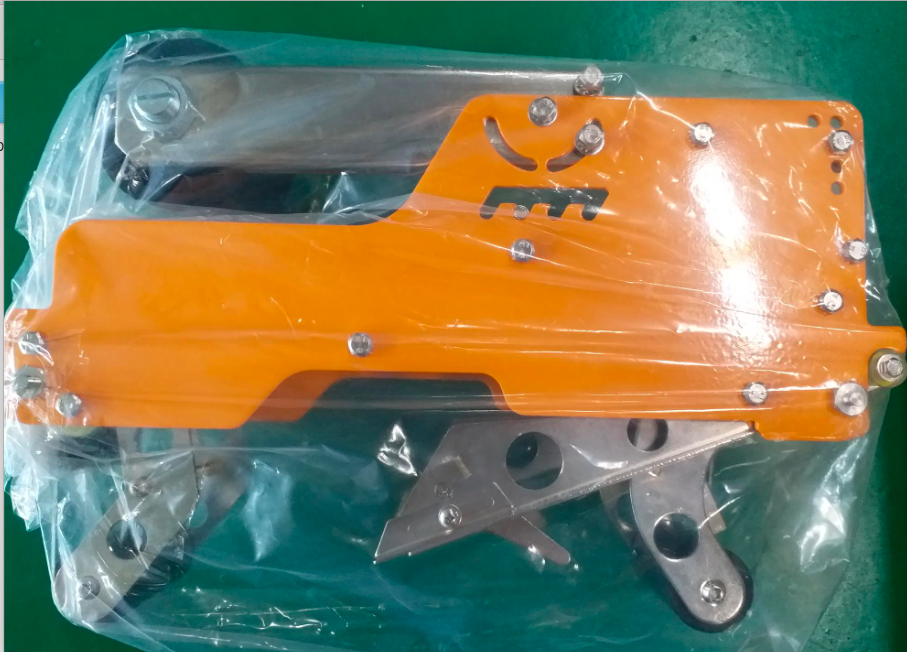 CHUEN AN上下封箱机贴带器